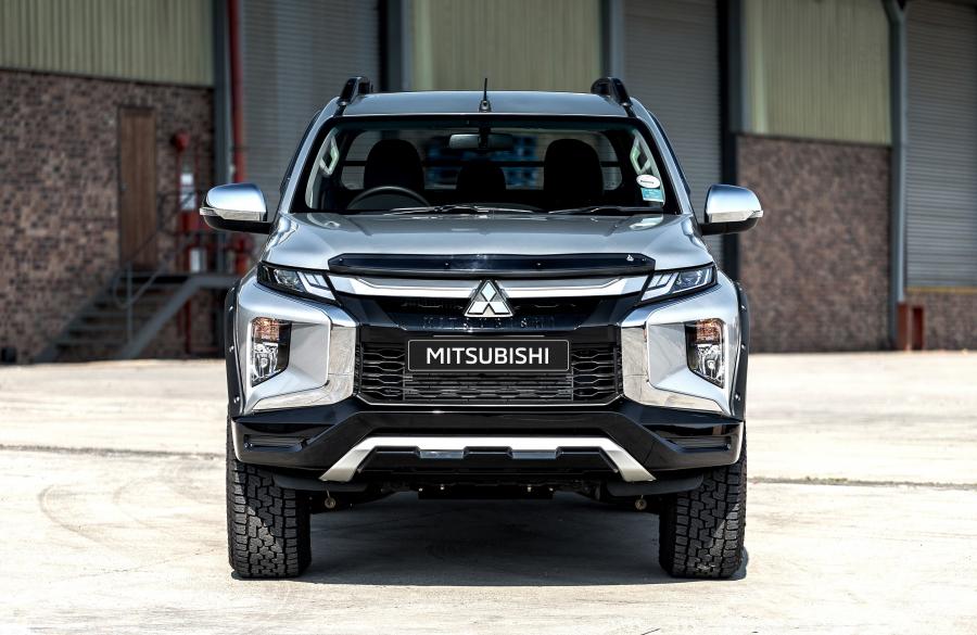  Mitsubishi Triton Xtreme Double Cab 2020 года  (ZA) (фото 6 из 17)